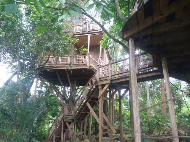 Nakoosi Eco-Lodge and Backpackers