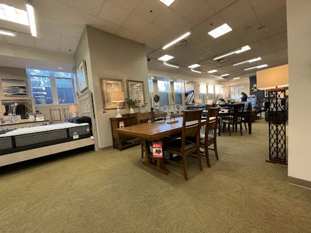 Raymour & Flanigan Furniture and Mattress Showroom & Outlet