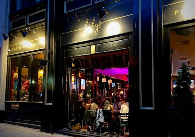 Lily's Bar - Pizza - Patio