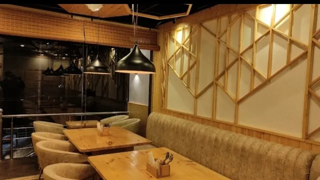 Kebabs N Curries Akhara bazar Kullu