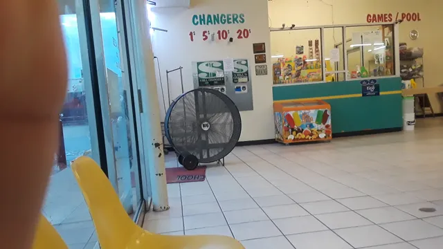 Universal Washateria