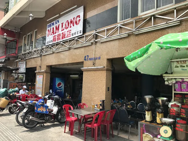 Tiệm Ăn Nam Long