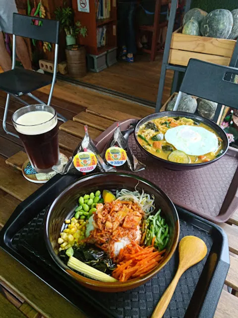 菜大蔬 菜菜補給站/ 素食早午餐/ 海苔御飯糰おにぎり/ 熱壓吐司/ 鍋燒.雞絲.冬粉.烏龍麵/ 咖哩飯/泰式.沙茶.麻辣/Vegetarian Food