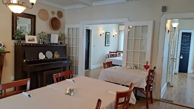 A la Claire Fontaine de Beebe