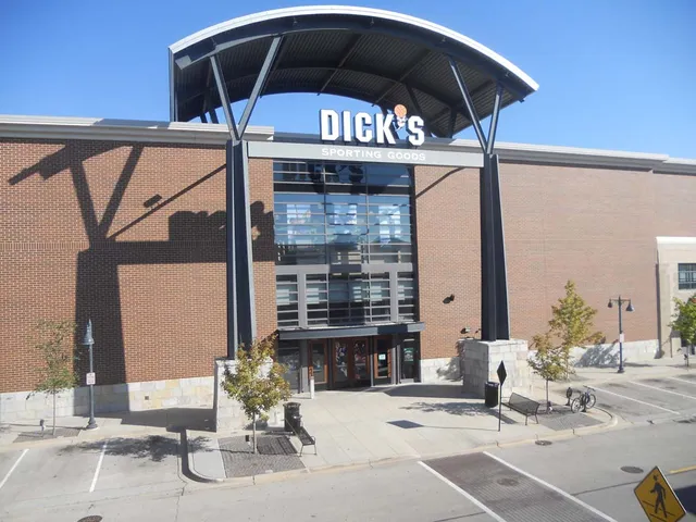 DICK'S Sporting Goods