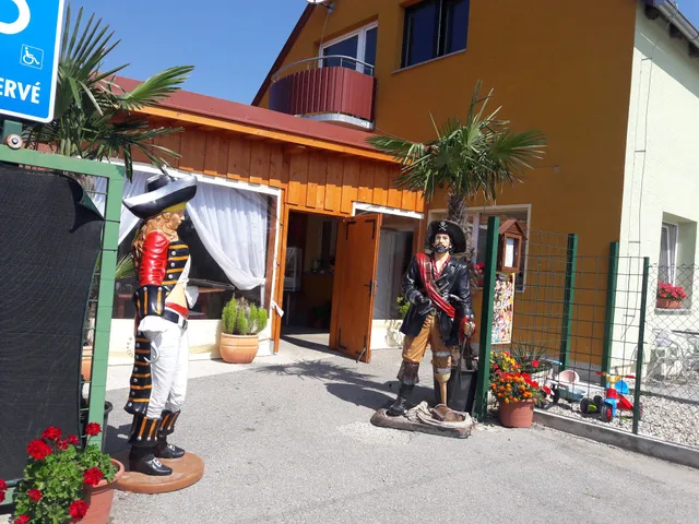 TOMČIANSKY DVOR - Bistro & Reštaurácia