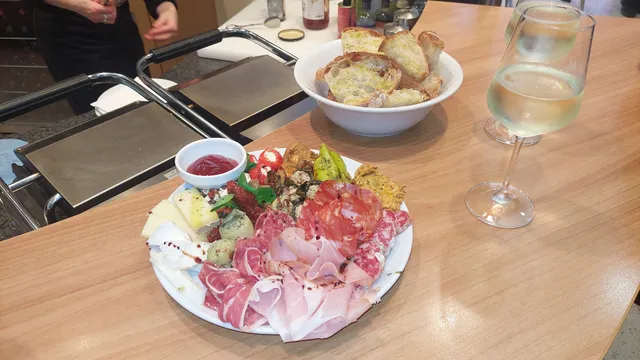 GHORBAN Delikatessen Steinbeck