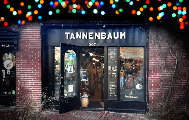 Tannenbaum Christmas Shop