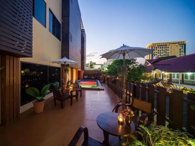 CM Night Bazaar Boutique Hotel