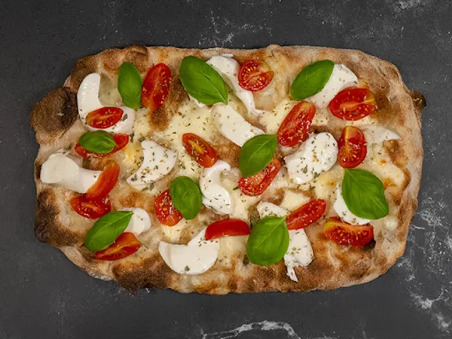 Pizzeria Milano - Pizza MZMTR Cotta su Pietra