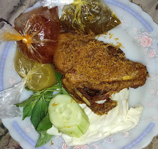 Lalapan Ayam Bebek Cabang Purnama