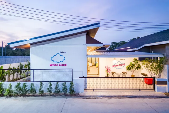 บ้านไวท์คราว pool villa cha am