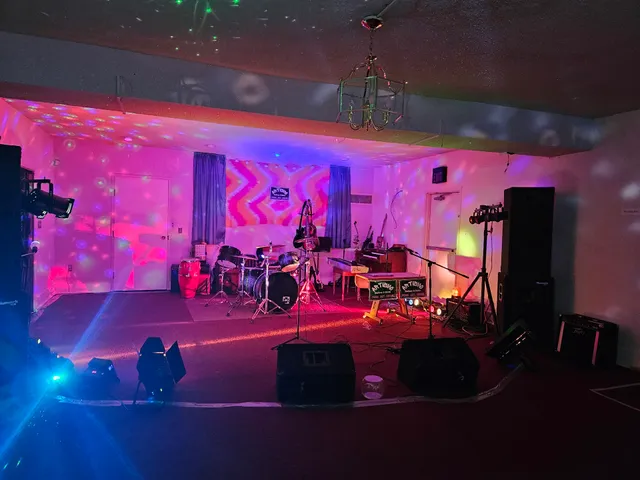 Artismo Gallery and Bistro