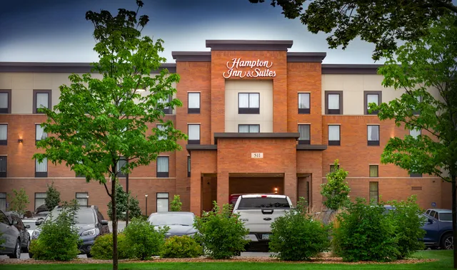 Hampton Inn & Suites La Crosse Downtown