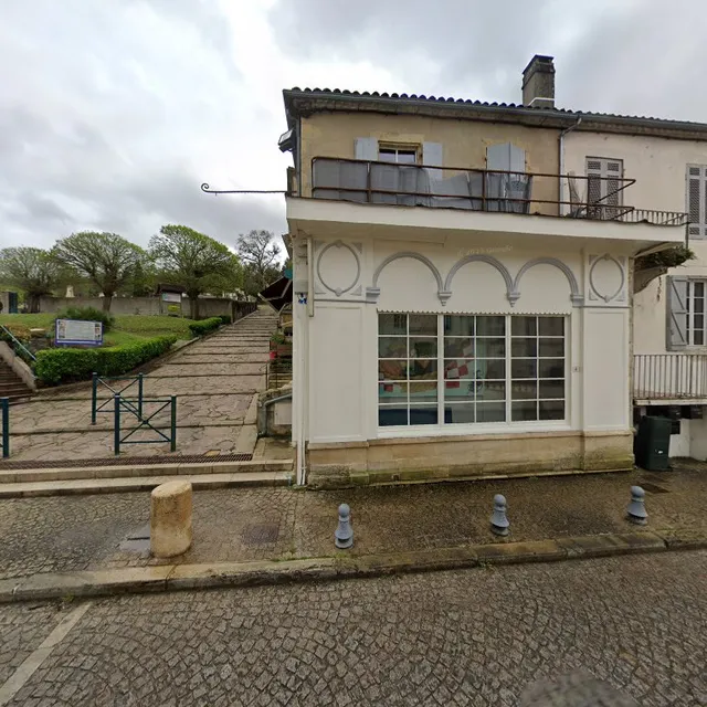 Le Petit Verdelais Cafe