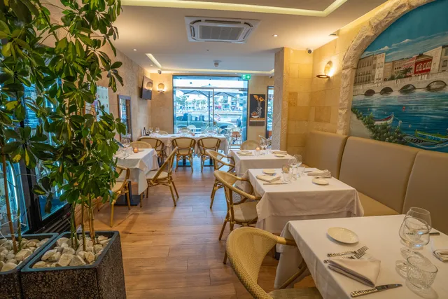 Luna Rossa Restaurant