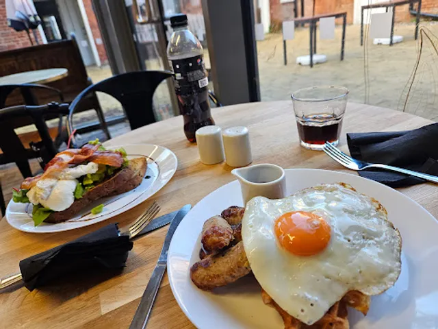 Bishops Cafe, Holywells Park