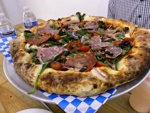 La Grande Italia pizzeria