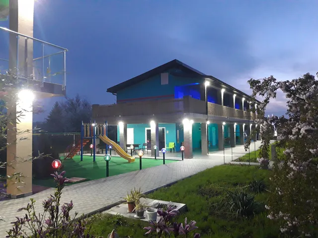 Отель Джоник Лэнд