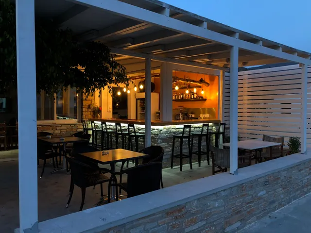 Deep Blue Rooms & Apartments