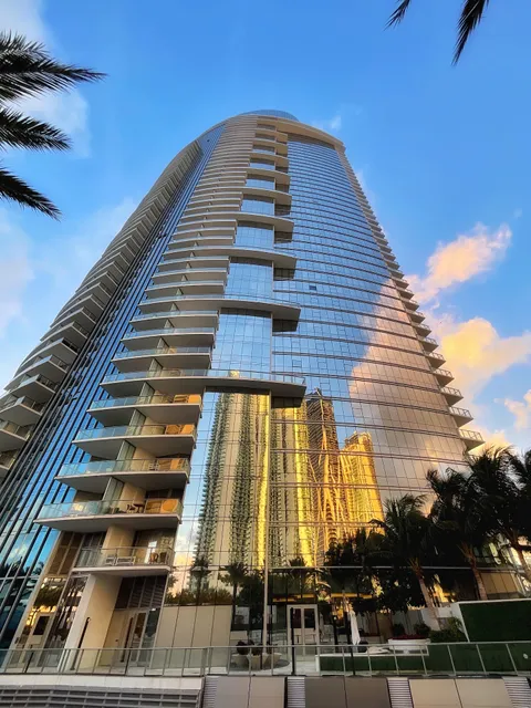 Paramount Miami Worldcenter