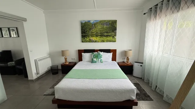 Paradise Apartments- AL