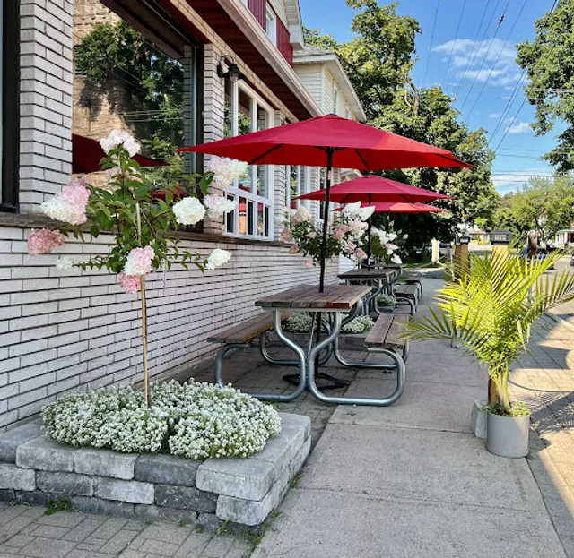 Là Anh - Authentic Vietnamese & Lounge