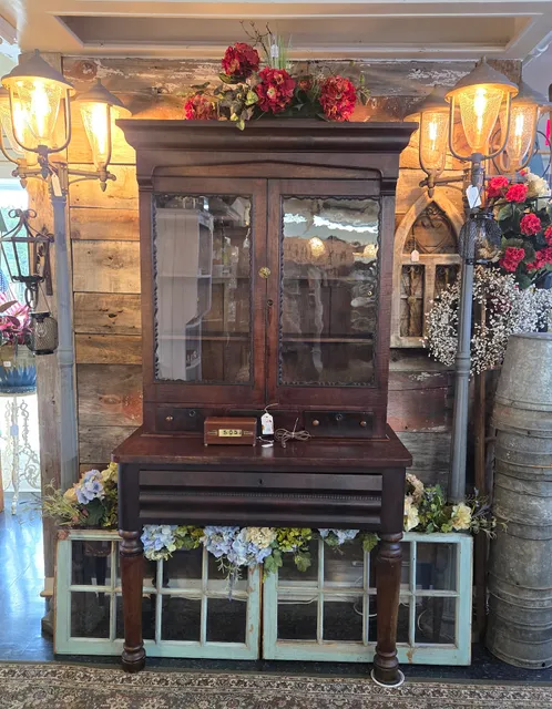 Fabulous Finds Boutique & Consignment