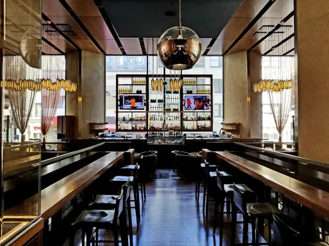 OneUp Restaurant & Lounge