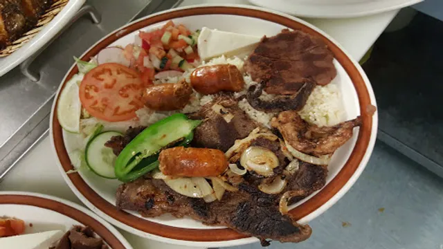 Restaurante La Flor Blanca Salvadoreño