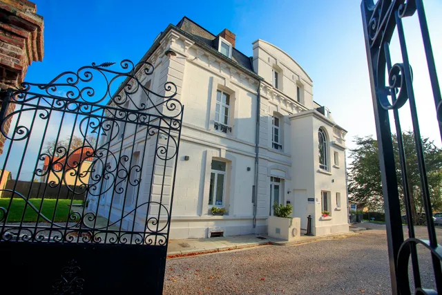 Hôtel Échappée en Baie - Parking privé gratuit