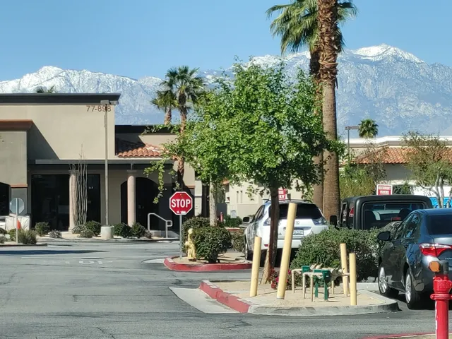 Desert Country Plaza