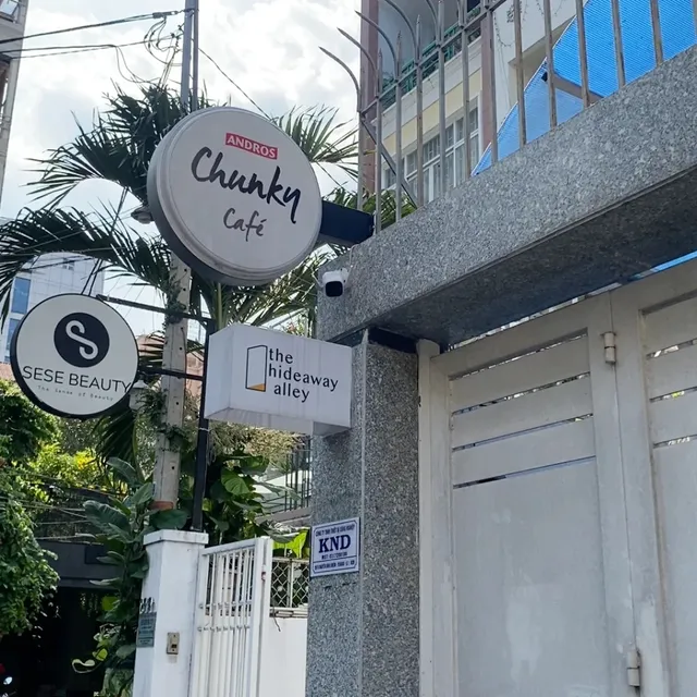 The Hideaway Alley Botanical Garden