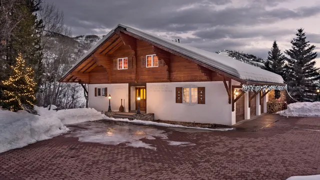 Senner Chalet by Moving Mountains