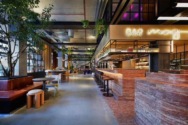 MOXY Kitchen & Bar Moxy