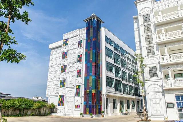 Bear & Bird Hotel Suratthani