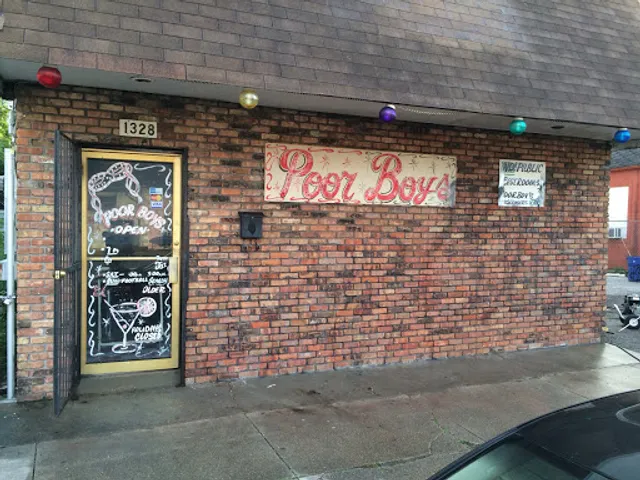 Poor Boys Bar