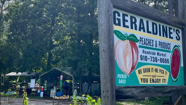 Geraldine's Peaches and Produce Roadside Market