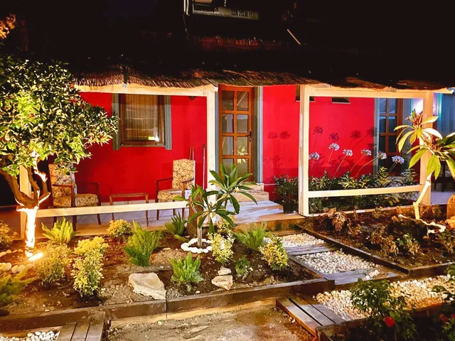 Ovakado Pansiyon & Beach &Restautant