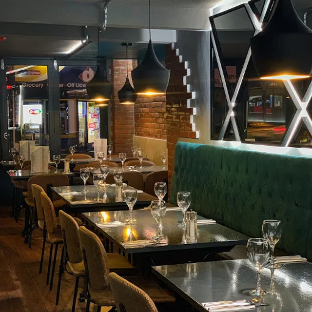 Midpoint Cafe Bistro