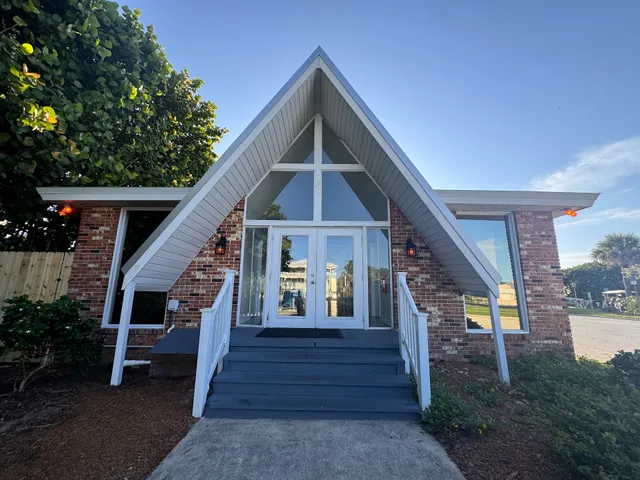 Pelican Beach Clubhouse