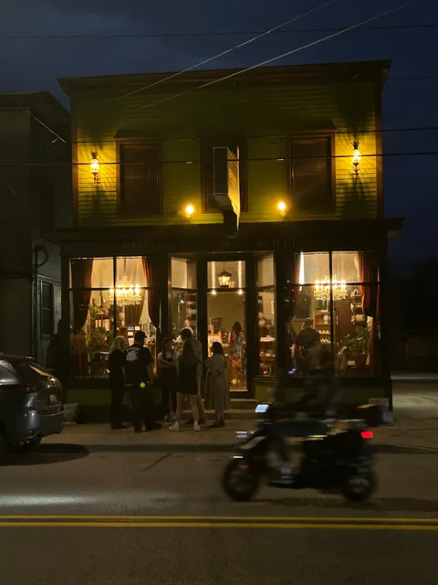 Ghosthouse Fine Art Studio