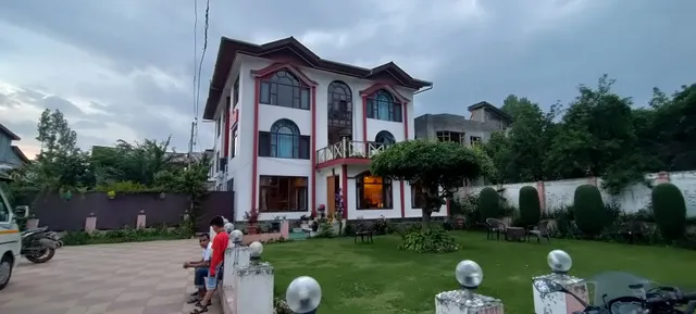 Palla's Inn & Suites-RESORTS