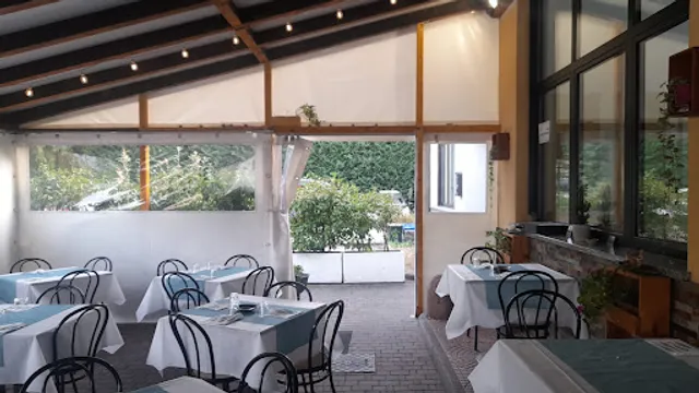 O' Vesuvio Trattoria Pizzeria