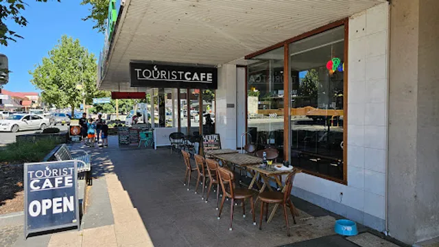 Tourist Cafe