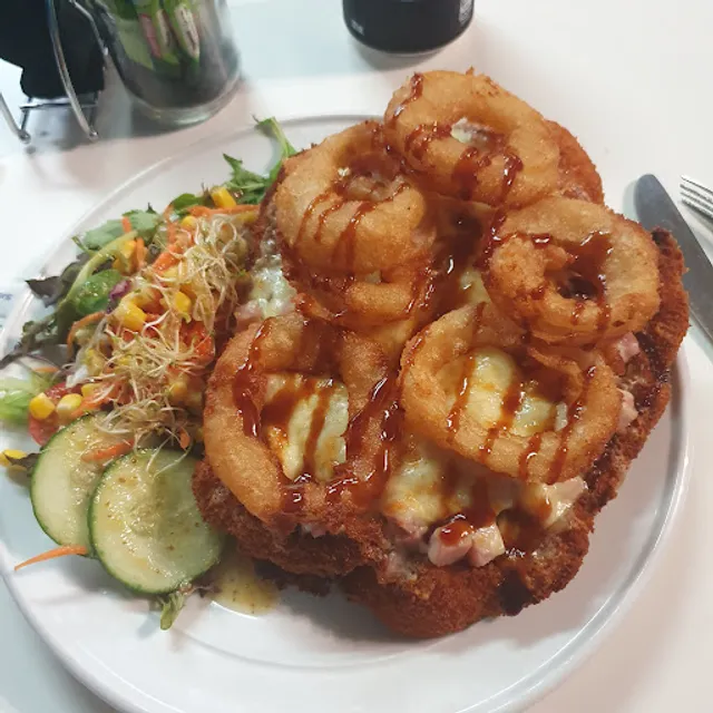 The Red Steer Thangool