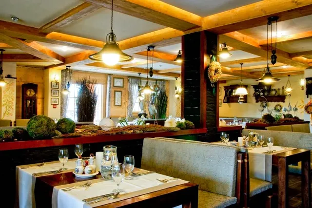 Restauracja / Hotel Chochołowy Dwór