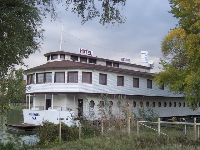 Botel Hotel Lisa