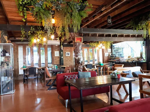 SAYA cafe' & Restaurant