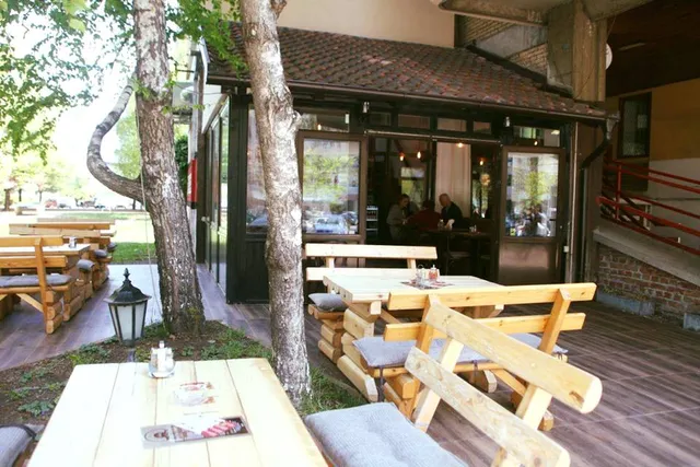 Sarajevski ćevap kod Dakca